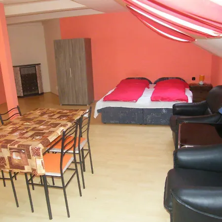 דירה Fortuna Apartman *